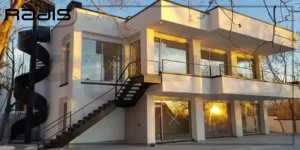 ویلای مدرن دو طبقه کرمی