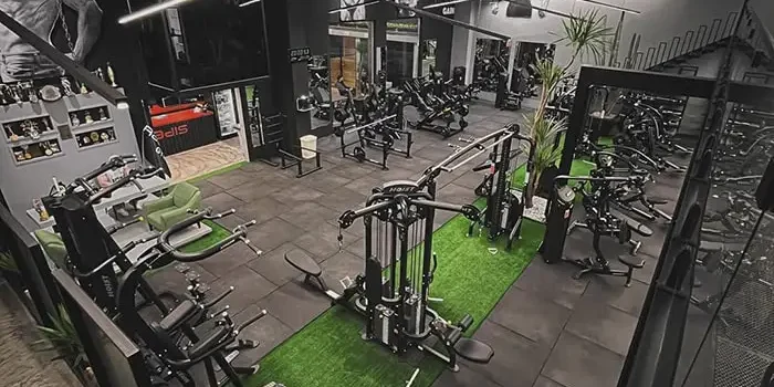 تصویر دستگاه های بدنسازی باشگاه رادیس